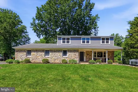 1324 University Dr, Yardley, PA 19067