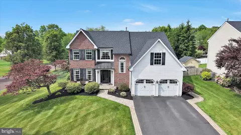 106 Woodbridge Ct, Sellersville, PA 18960