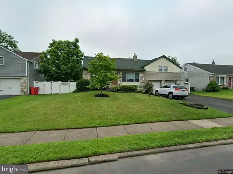 817 Worthington Dr, Warminster, PA 18974