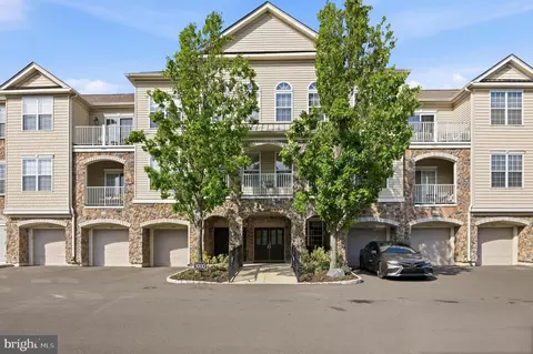 3302 Knox Ct #3302, Warwick, PA 18974