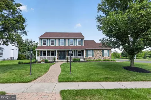 203 Glenview Dr, Warrington, PA 18976