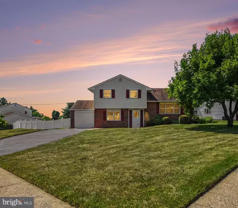 206 Waverly Rd, Southampton, PA 18966