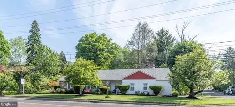 203 W County Line Rd, Huntingdon Valley, PA 19006