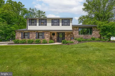 507 American Dr, Yardley, PA 19067