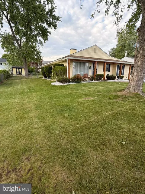 727 Auburn Rd, Fairless Hills, PA 19030