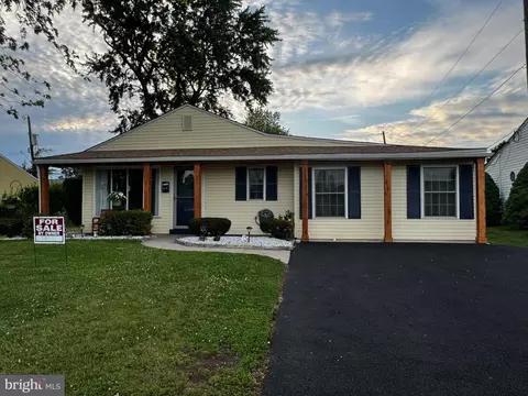 727 Auburn Rd, Fairless Hills, PA 19030