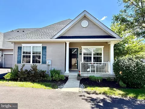 65 Freedom Ln, Bensalem, PA 19020