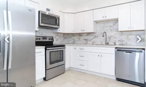 216 Jennifer Ct, Levittown, PA 19057