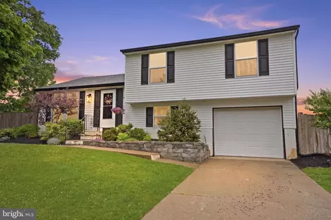 400 Centennial Dr, Morrisville, PA 19067