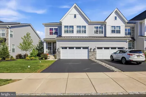 604 Mcnair Dr, Warrington, PA 18976