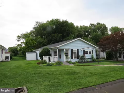 481 Goldenrod Xing W, New Hope, PA 18938