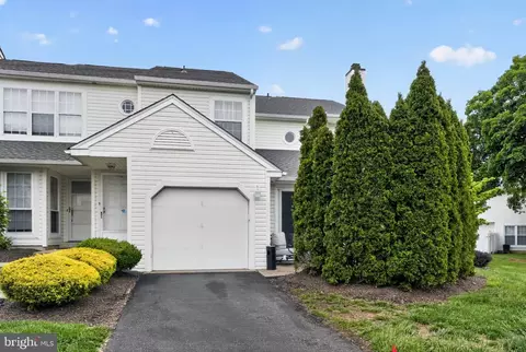 38 Banbury Ct #2208A, Southampton, PA 18966
