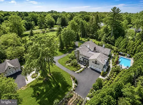 1087 Mount Eyre Rd, Washington Crossing, PA 18977