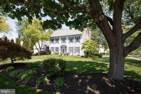 3881 Terwood Dr, Doylestown, PA 18902
