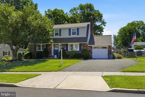293 Norfolk Rd, Warminster, PA 18974