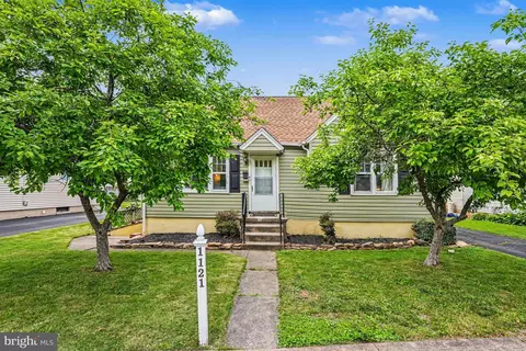 1121 W Mill St, Quakertown, PA 18951