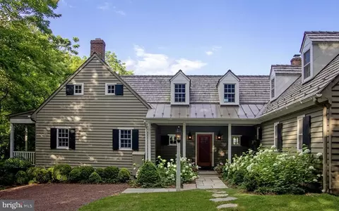 6170 Stovers Mill Rd, Carversville, PA 18913