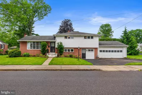 300 S 9th St, Quakertown, PA 18951