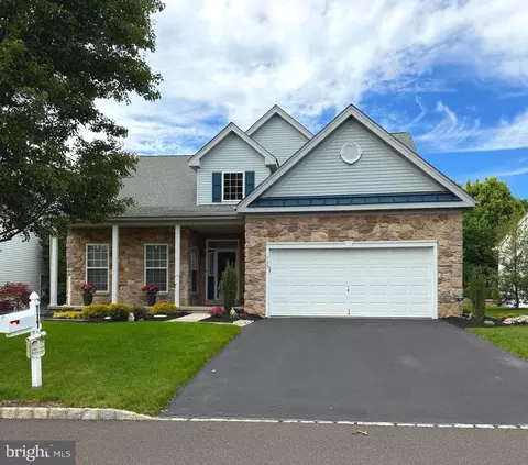 717 S Settlers Cir, Warrington, PA 18976