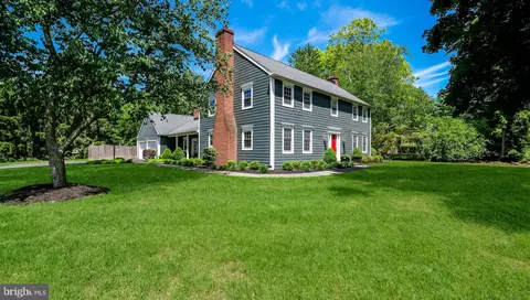 10 Fairfield Ln, Doylestown, PA 18901