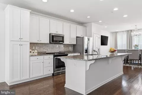 2206 Evin Dr, Warrington, PA 18976