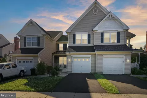 24 Brewster Dr, Warminster, PA 18974