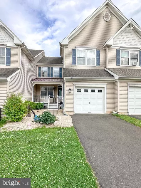 24 Brewster Dr, Warminster, PA 18974