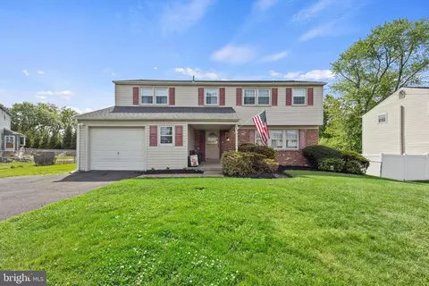 923 Otto Ln, Warminster, PA 18974