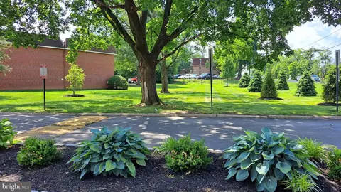 205 Saratoga Ct, Warminster, PA 18974