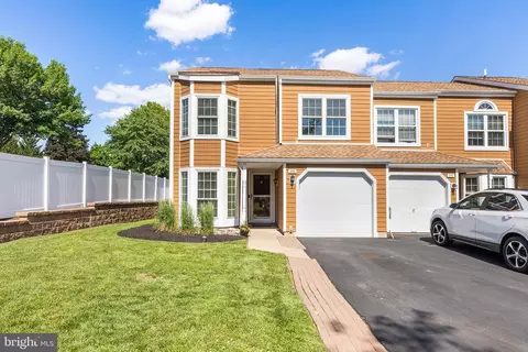 255 Rumford Ct, Newtown, PA 18940