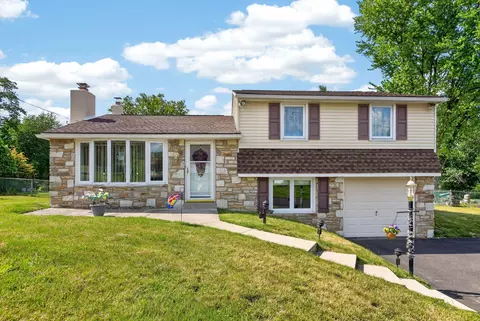 43 N Marmic Dr, Southampton, PA 18966