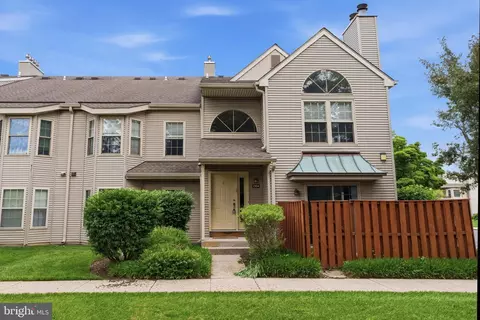 2104 Brookhaven Dr #290, Yardley, PA 19067