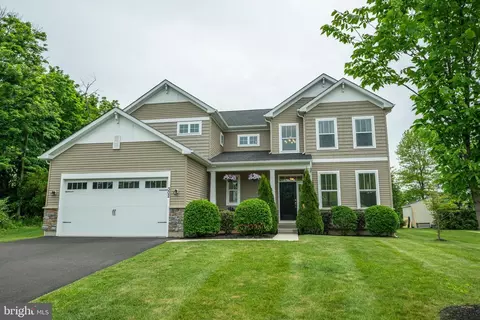 302 Hidden Meadow Dr, Perkasie, PA 18944