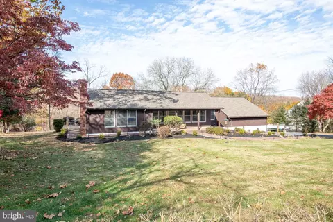 423 Brownsburg Rd #W, Newtown, PA 18940