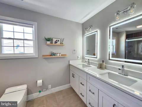 Bath - 829 Third Ave, Croydon, PA 19021 photo 3 of 4