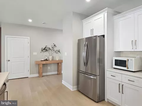 Entry Way - 829 Third Ave, Croydon, PA 19021 photo 2 of 5