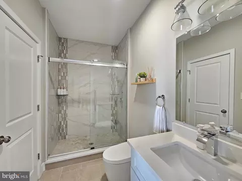 Bath - 829 Third Ave, Croydon, PA 19021 photo 2 of 4