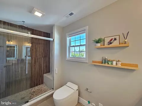 Bath - 829 Third Ave, Croydon, PA 19021 photo 4 of 4