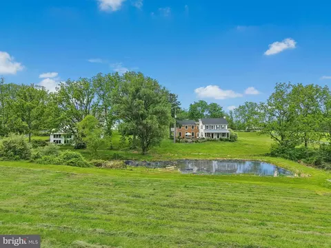 235 Church Hill Rd, Kintnersville, PA 18930