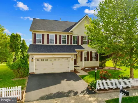 4 Hartfeld Rd, Newtown, PA 18940