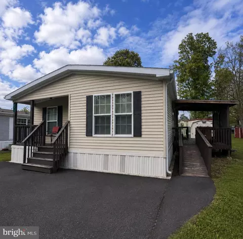 271 Dogwood Dr, Quakertown, PA 18951