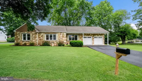202 Front St, Feasterville Trevose, PA 19053