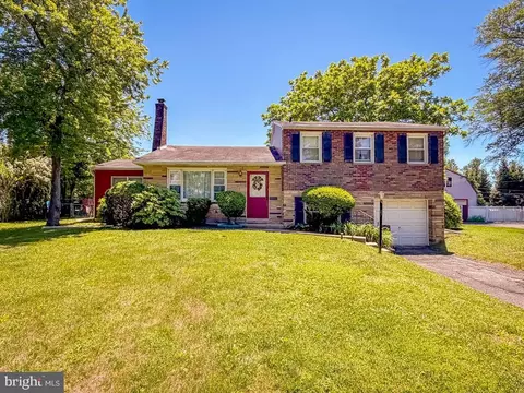 74 Meadow Ln, Richboro, PA 18954