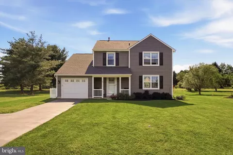 37 Copperleaf Dr, Newtown, PA 18940