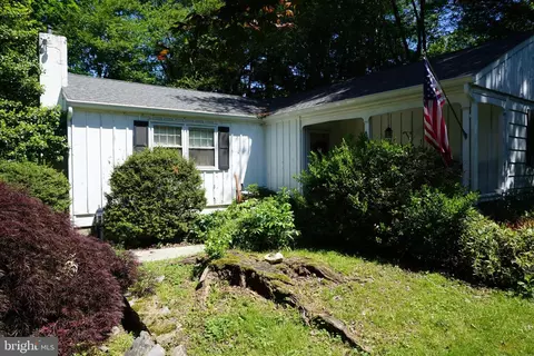 240 Edison Furlong Rd, Doylestown, PA 18901