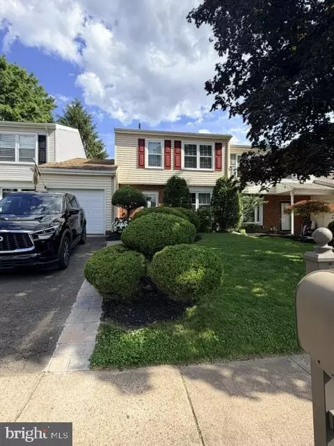 5755 Randall Ct, Bensalem, PA 19020