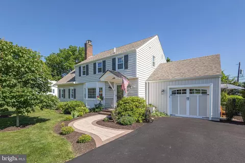 7 Colonial Ridge Dr, Yardley, PA 19067