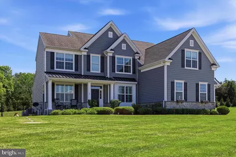 1 Bennett Ln, Newtown, PA 18940