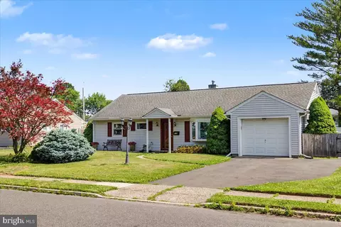 695 Locust Rd, Warminster, PA 18974