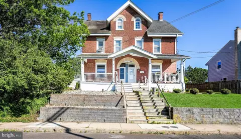 68 E Fairview Ave, Sellersville, PA 18960